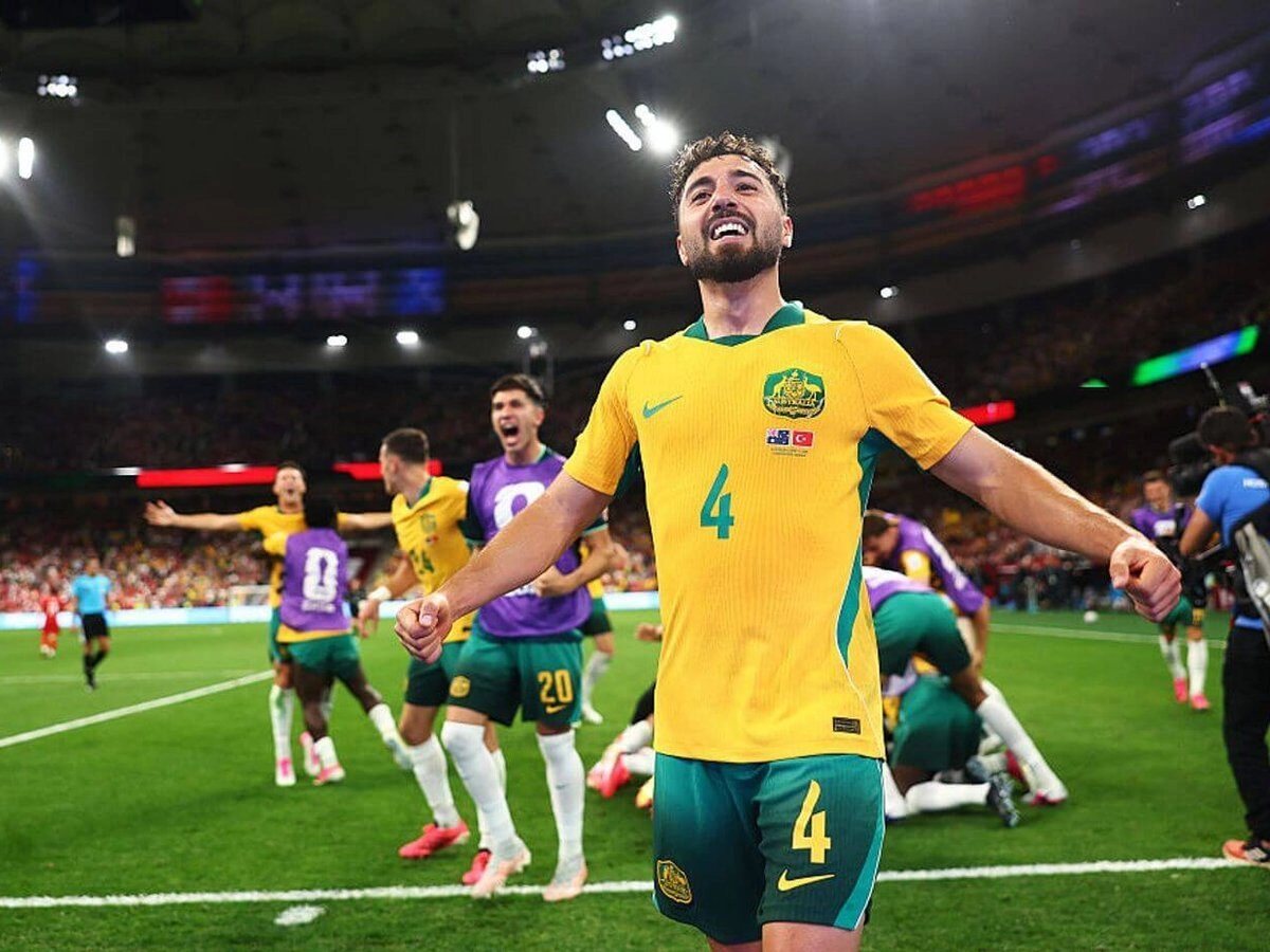 Socceroos chỉ cần giành  kết quả hòa là chính thức ghi tên mình vào vòng knock-out.