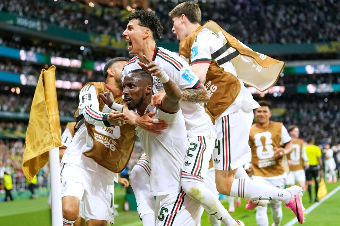 El Tri hứa hẹn sẽ chủ động đẩy cao thế trận áp đặt để tìm kiếm bàn thắng sớm